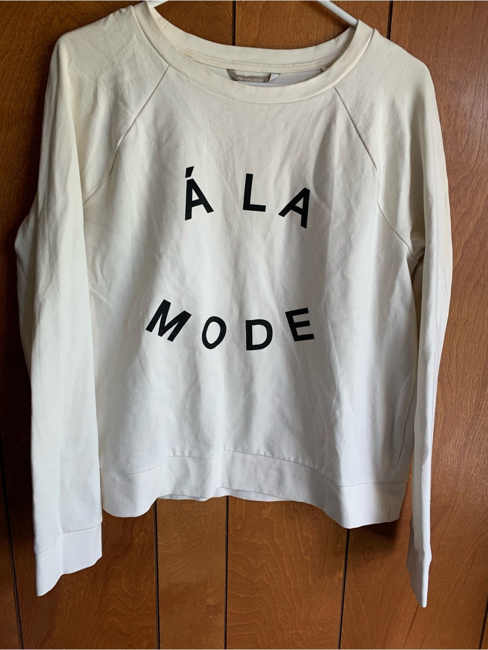 Banana Republic "A La Mode" graphic sweatshirt in cream Large EUC